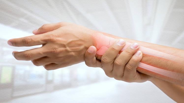 Living-With-Carpal-Tunnel-How-Physical-Therapy-Can-Help-Improve-Your-Condition